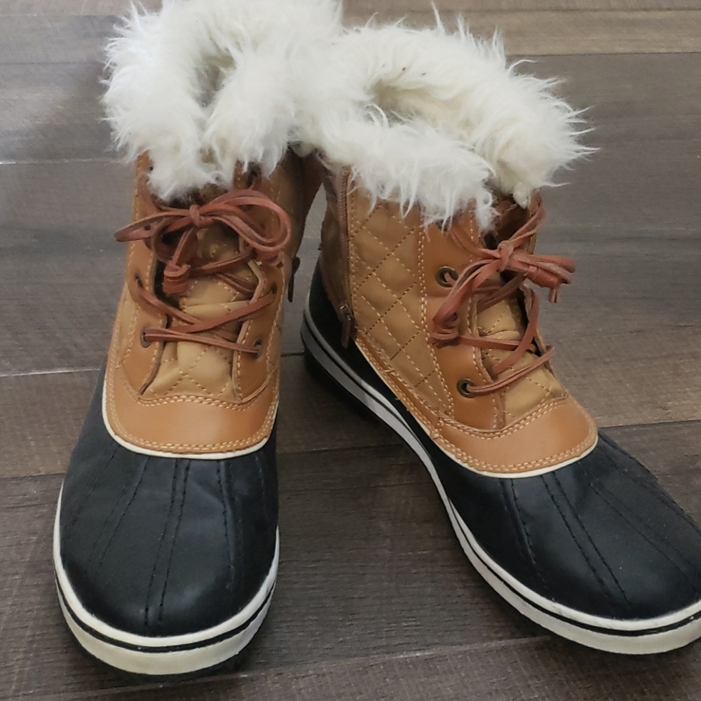 Navy tan fur lined duck boots